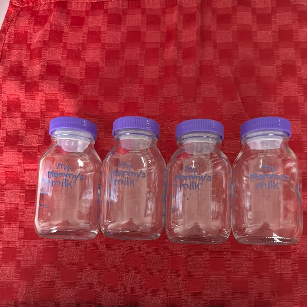 Set of 4 Baby my mommy’s milk glass 4oz Bottles by lansinoh